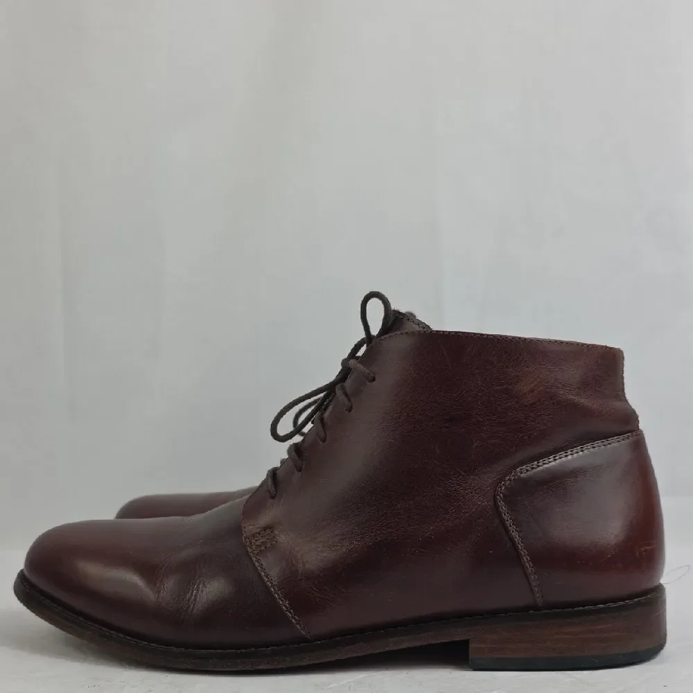Nisolo Everyday Brown Oiled‎ Leather Men's Chukka Boots.